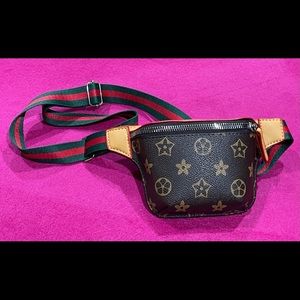 Cute little waist pouch. New. Never used.